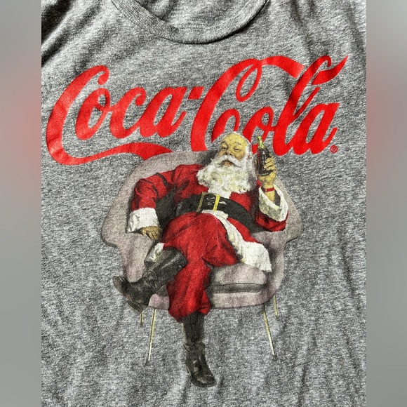 Coca Cola Sitting Santa t-shirt and Funko Pop! figure - Picture 3 of 6